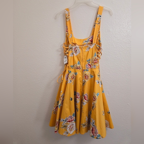 Charlotte Russe yellow floral dress size 1X - Picture 2 of 7